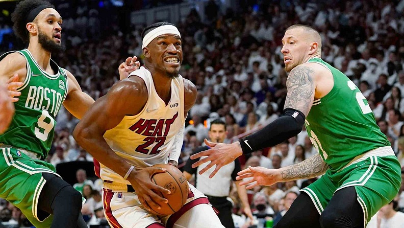 Miami Heat gana el primer enfrentamiento de las finales de la Conferencia Este